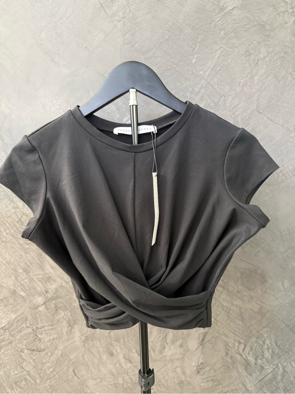 NWT Susana Monaco Black Twist-Front Short Sleeve Crop Top